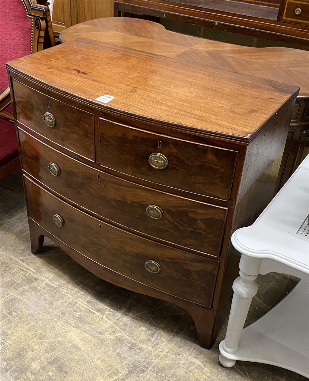 A Regency mahogany bow fronted chest of drawers, width 89cm, depth 46cm, height 86cm